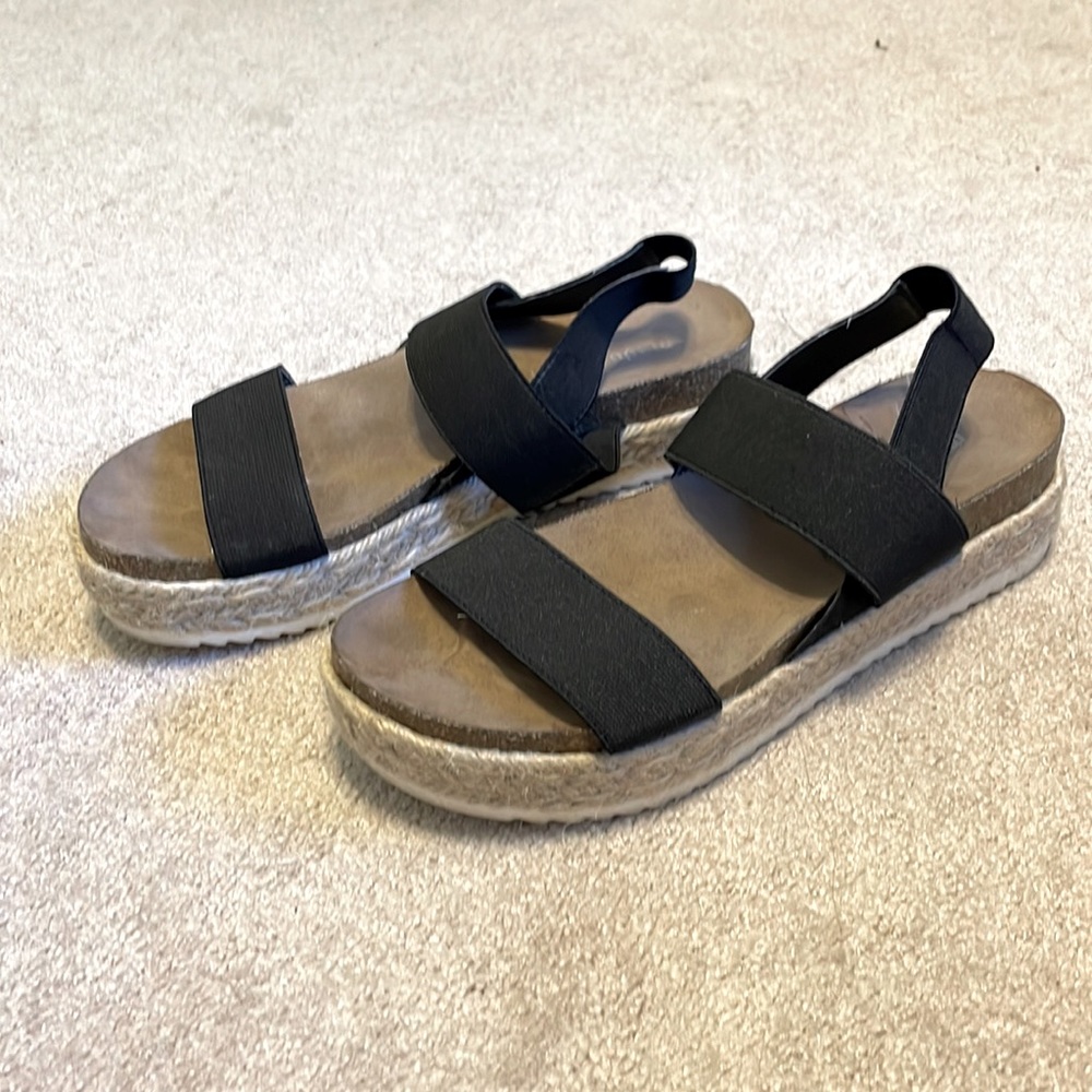 Platform sandals